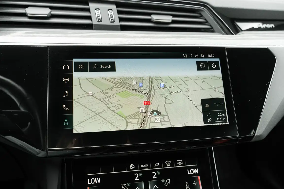 AUDI E-TRON