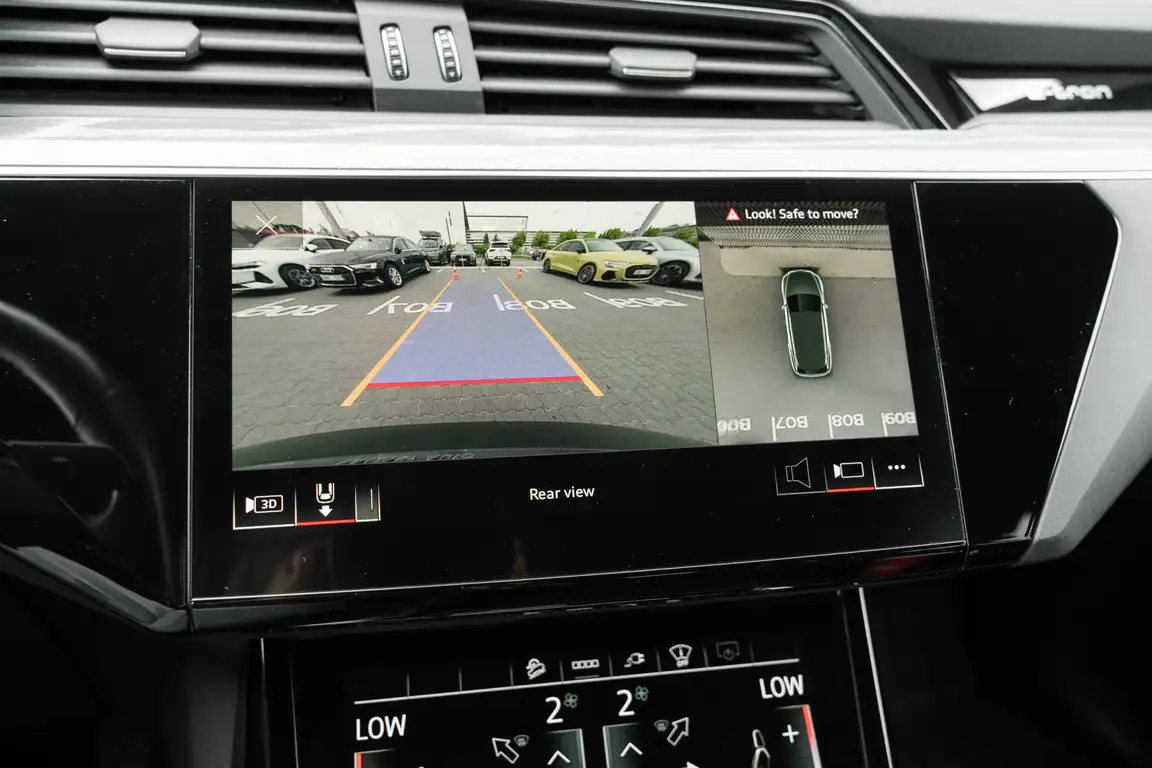 AUDI E-TRON
