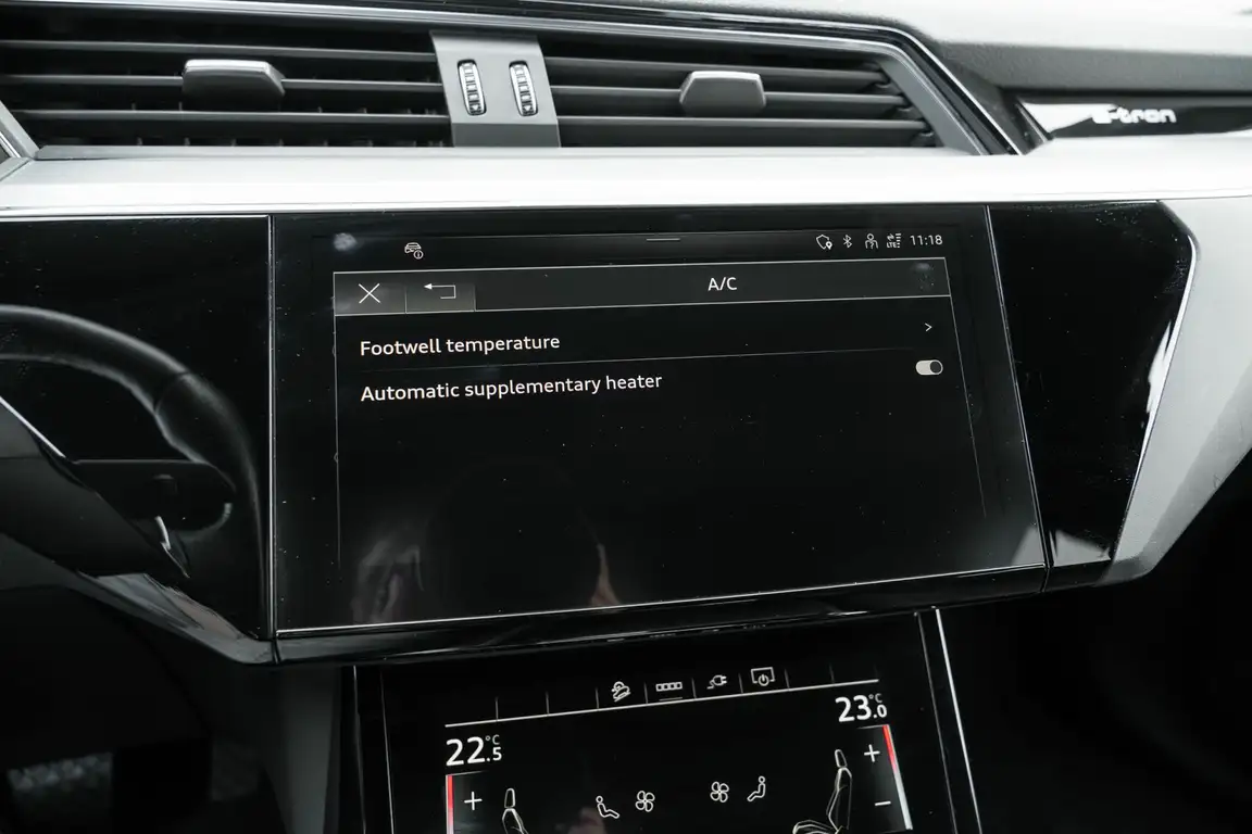 AUDI E-TRON