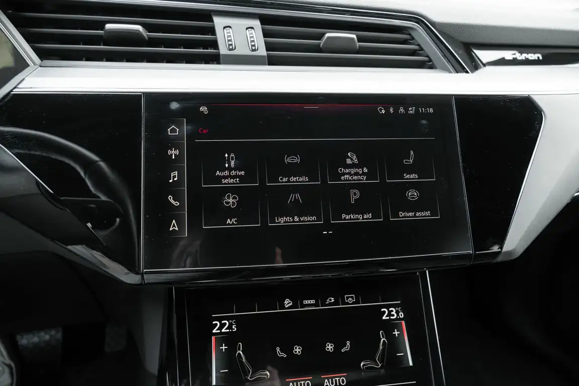 AUDI E-TRON