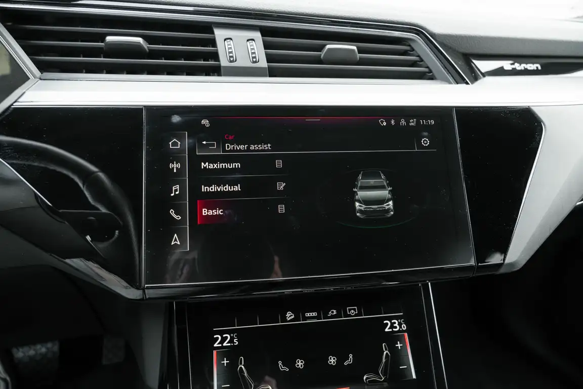 AUDI E-TRON