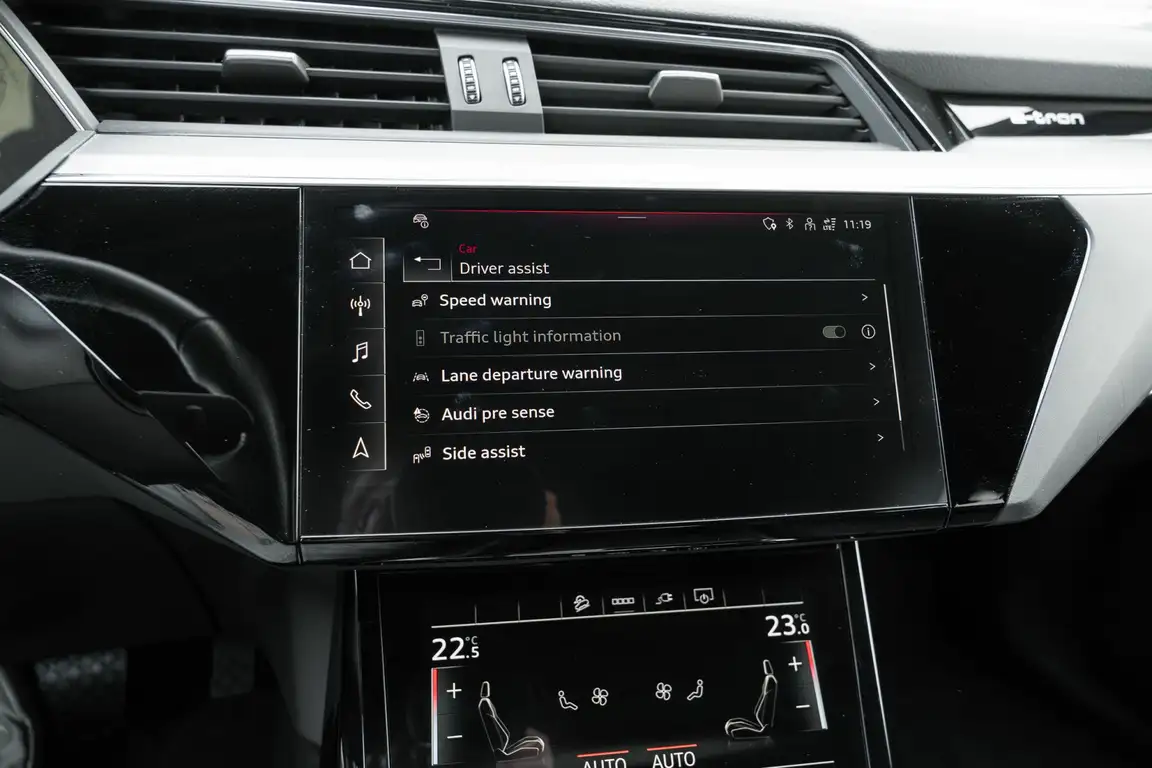 AUDI E-TRON