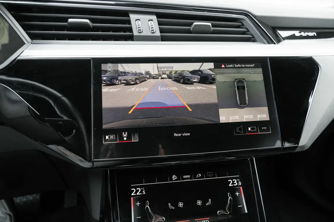 AUDI E-TRON