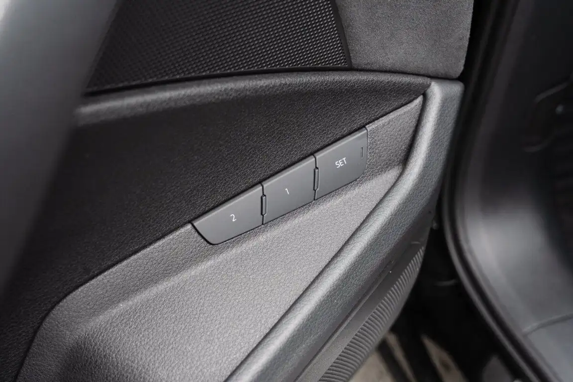AUDI E-TRON S