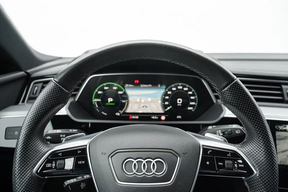 AUDI E-TRON S