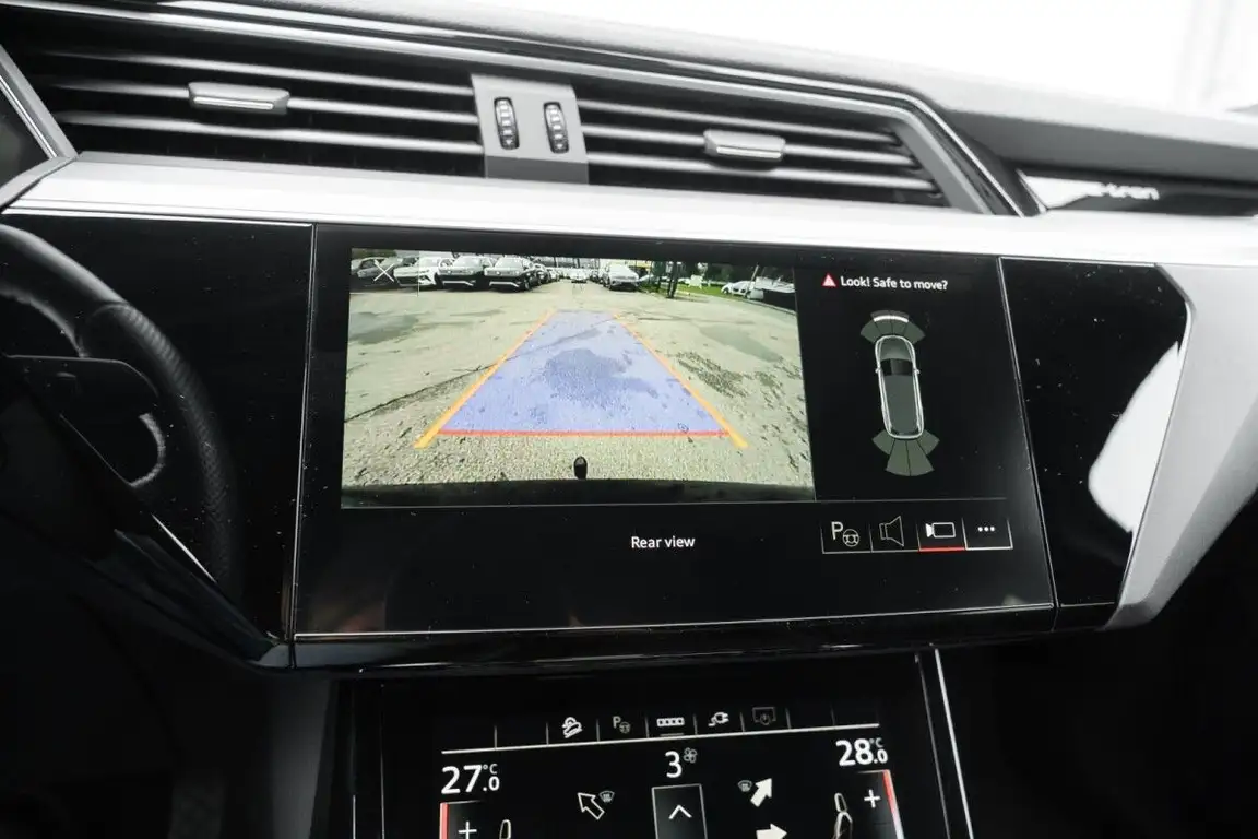 AUDI E-TRON S