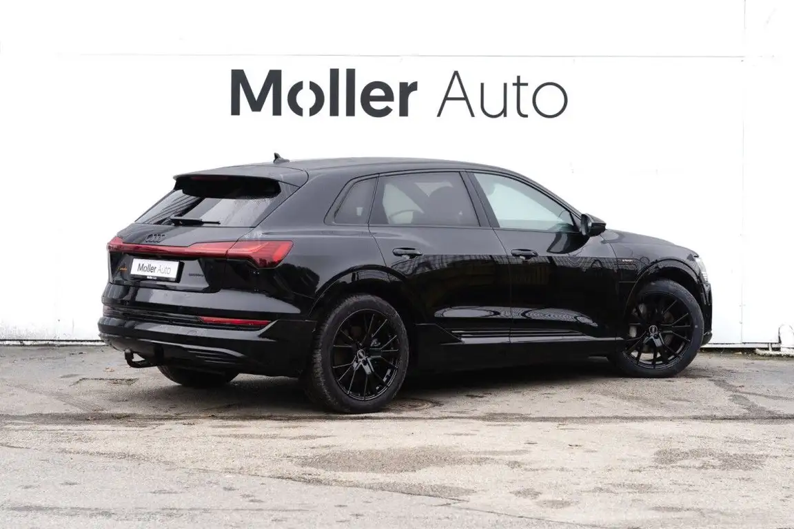 AUDI E-TRON S