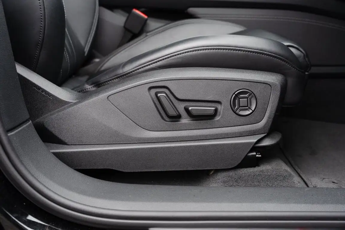 AUDI E-TRON S
