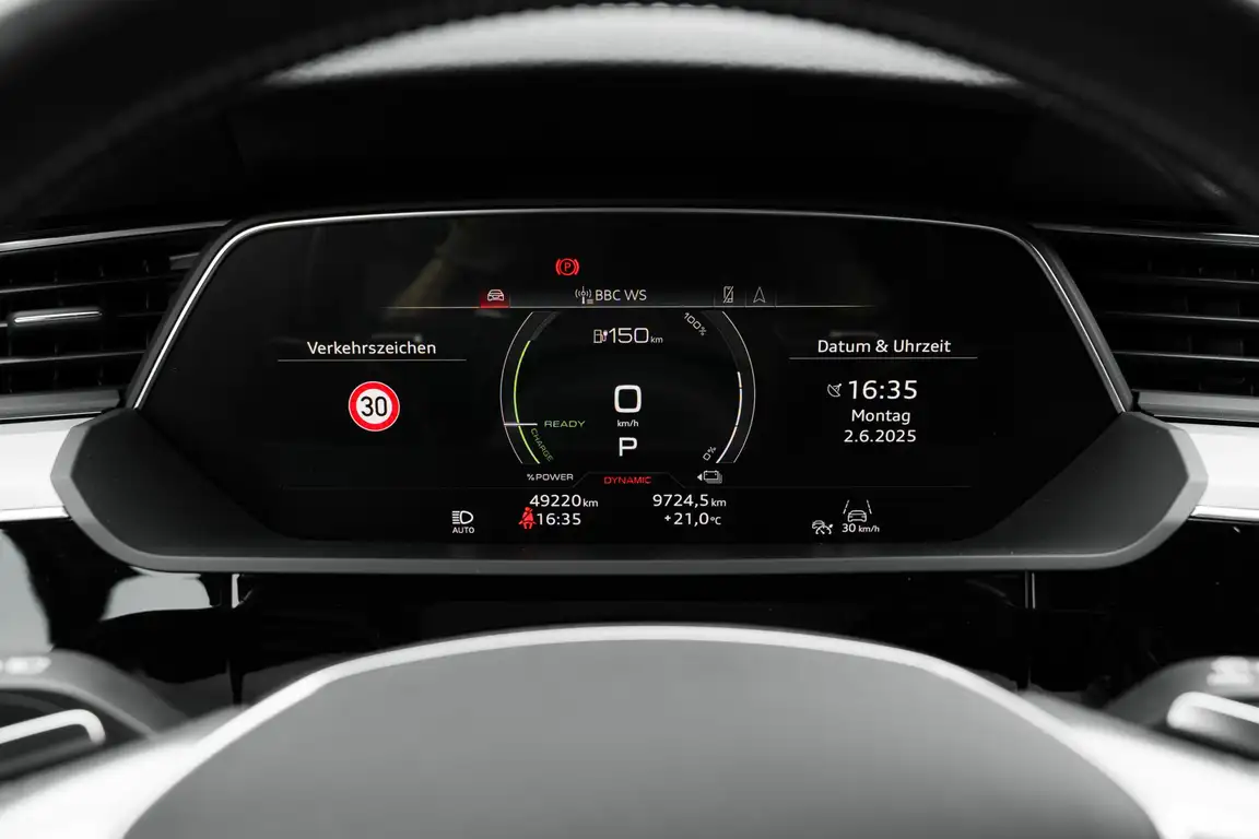 AUDI E-TRON