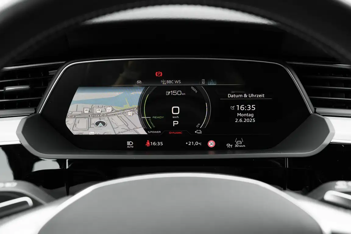 AUDI E-TRON