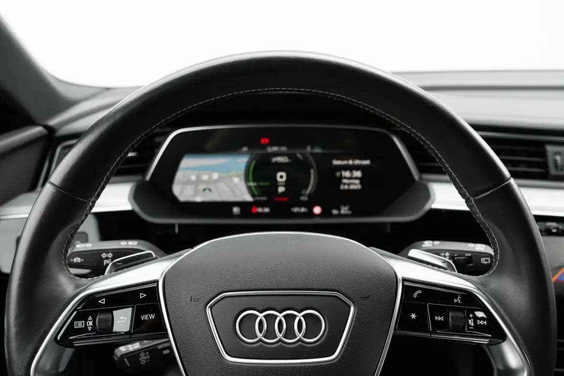 AUDI E-TRON