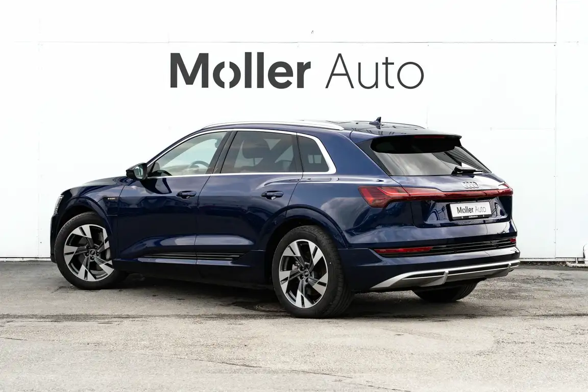 AUDI E-TRON