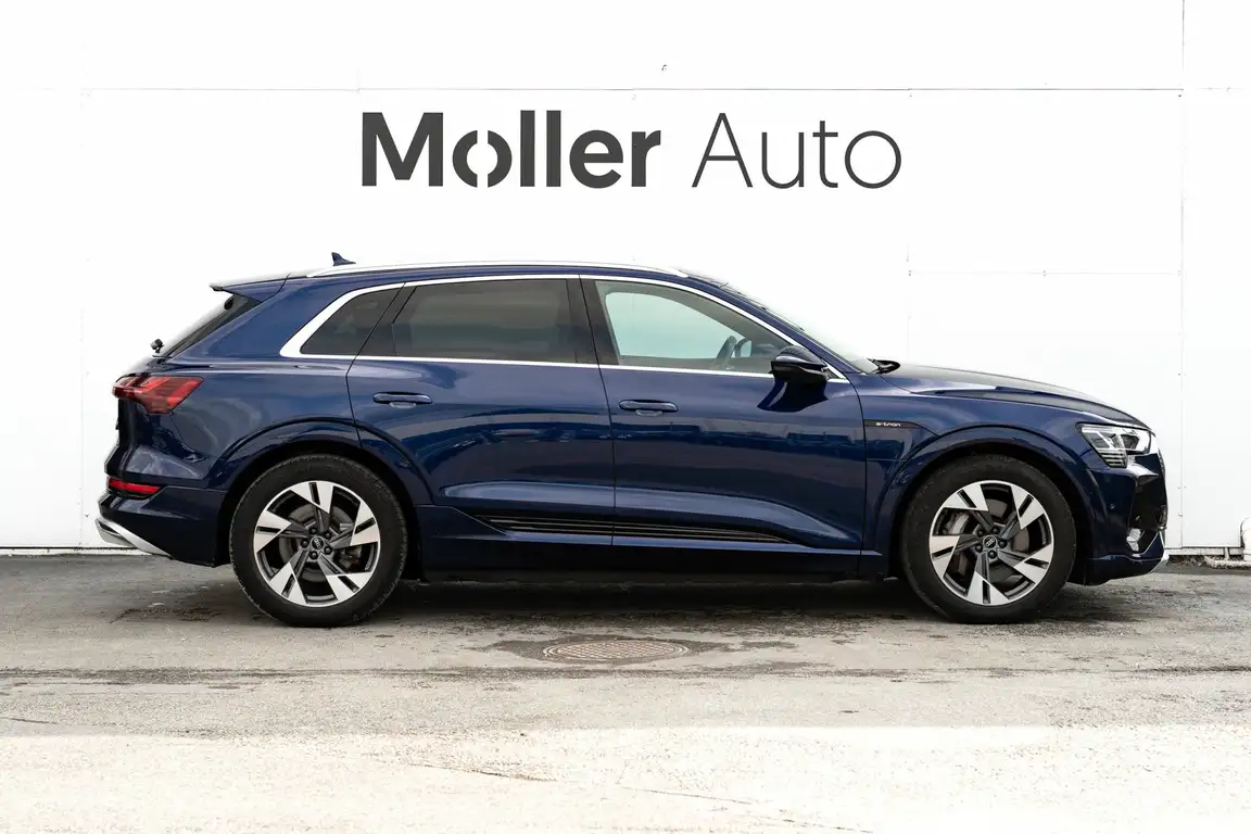 AUDI E-TRON