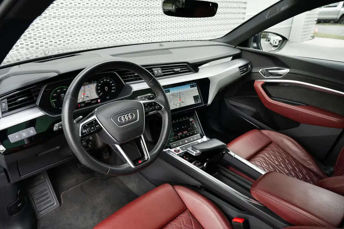 AUDI E-TRON S