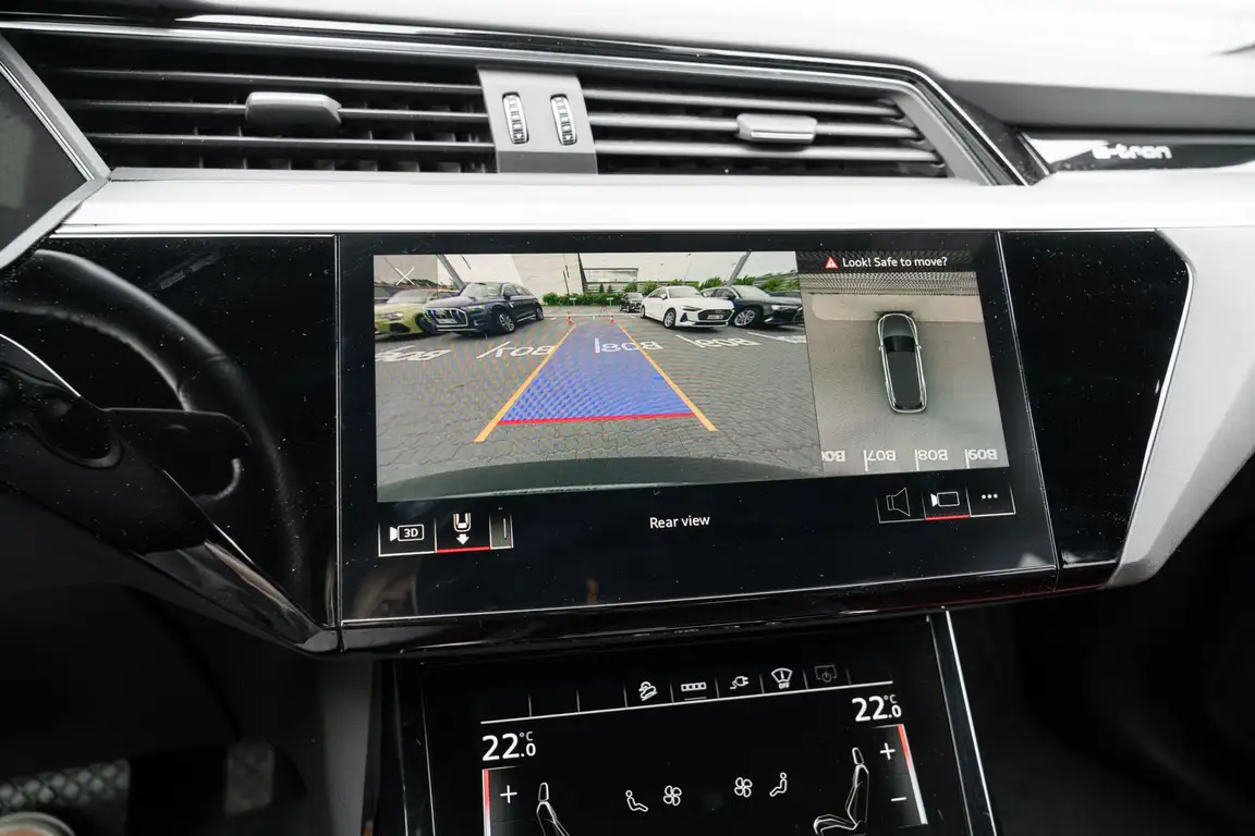 AUDI E-TRON S