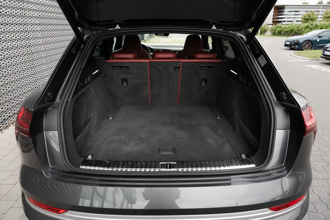 AUDI E-TRON S