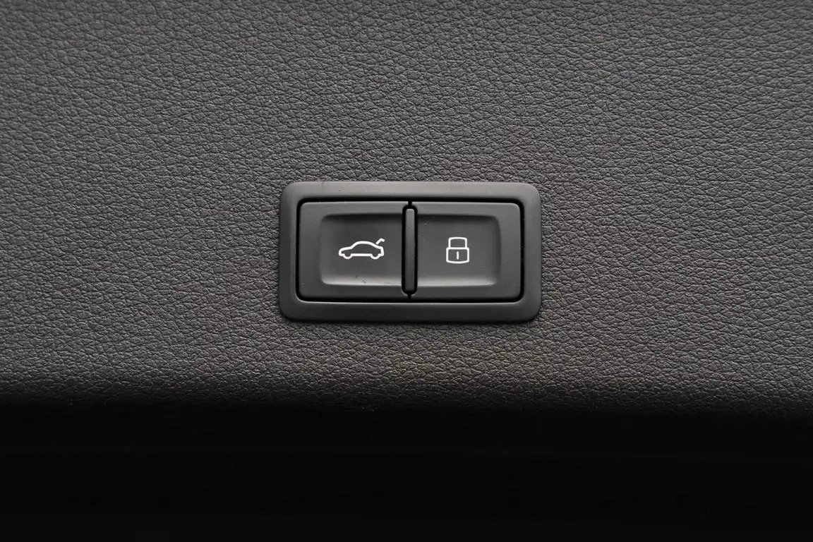 AUDI E-TRON S