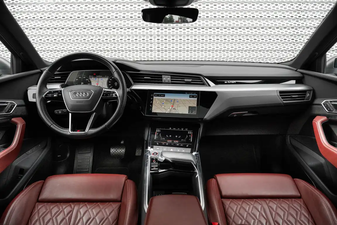 AUDI E-TRON S