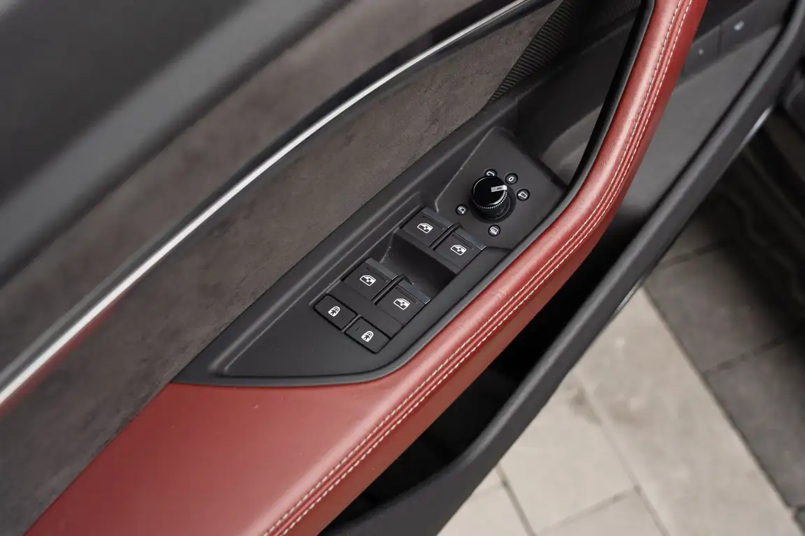 AUDI E-TRON S