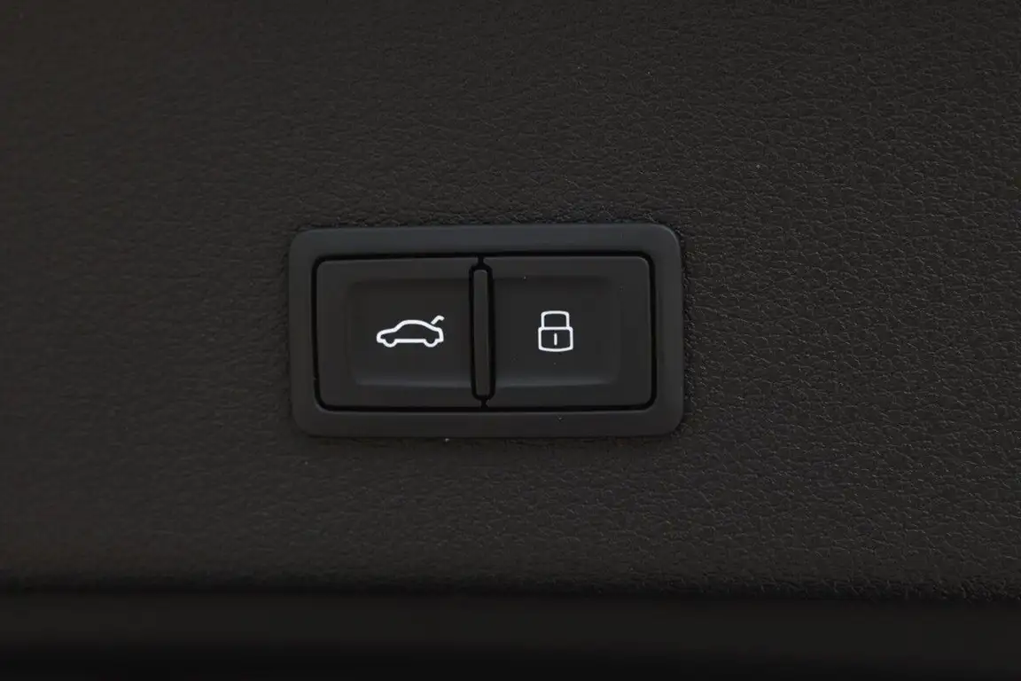AUDI E-TRON S