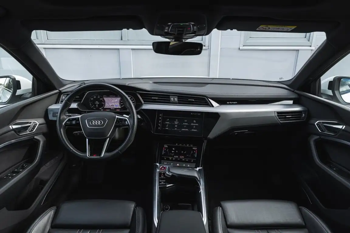 AUDI E-TRON S