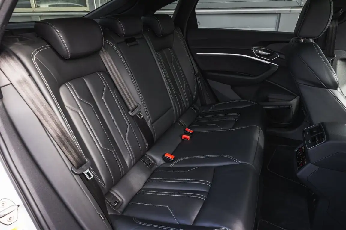 AUDI E-TRON S