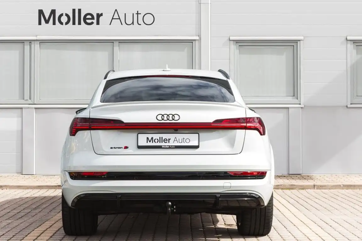 AUDI E-TRON S