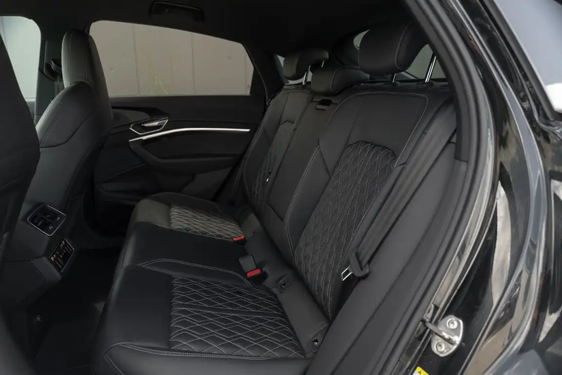 AUDI E-TRON S
