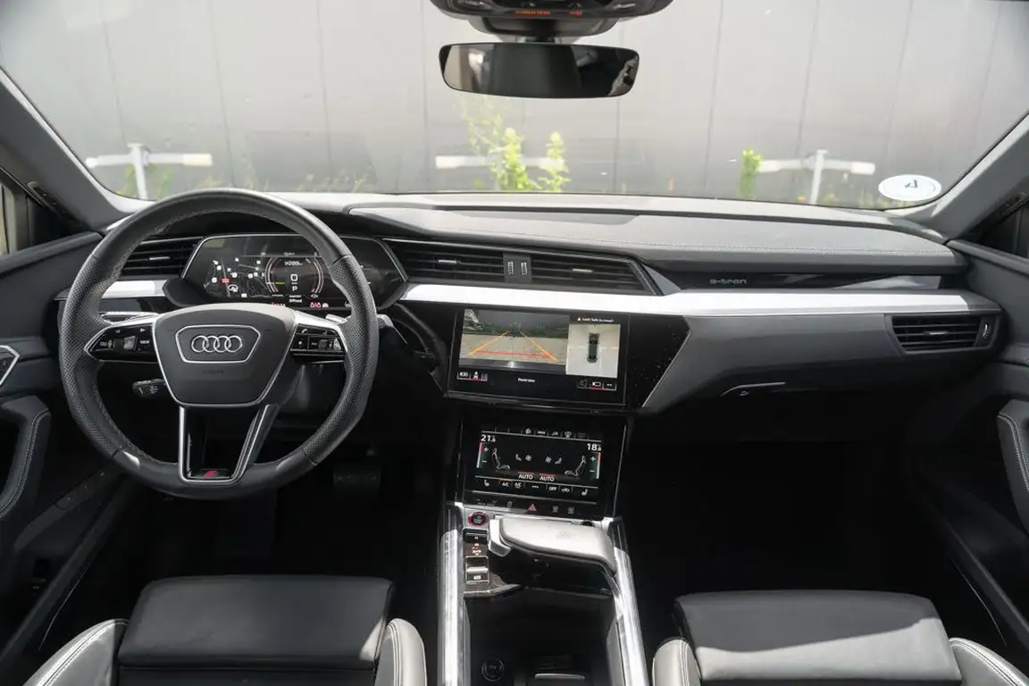AUDI E-TRON S