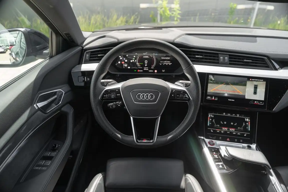 AUDI E-TRON S