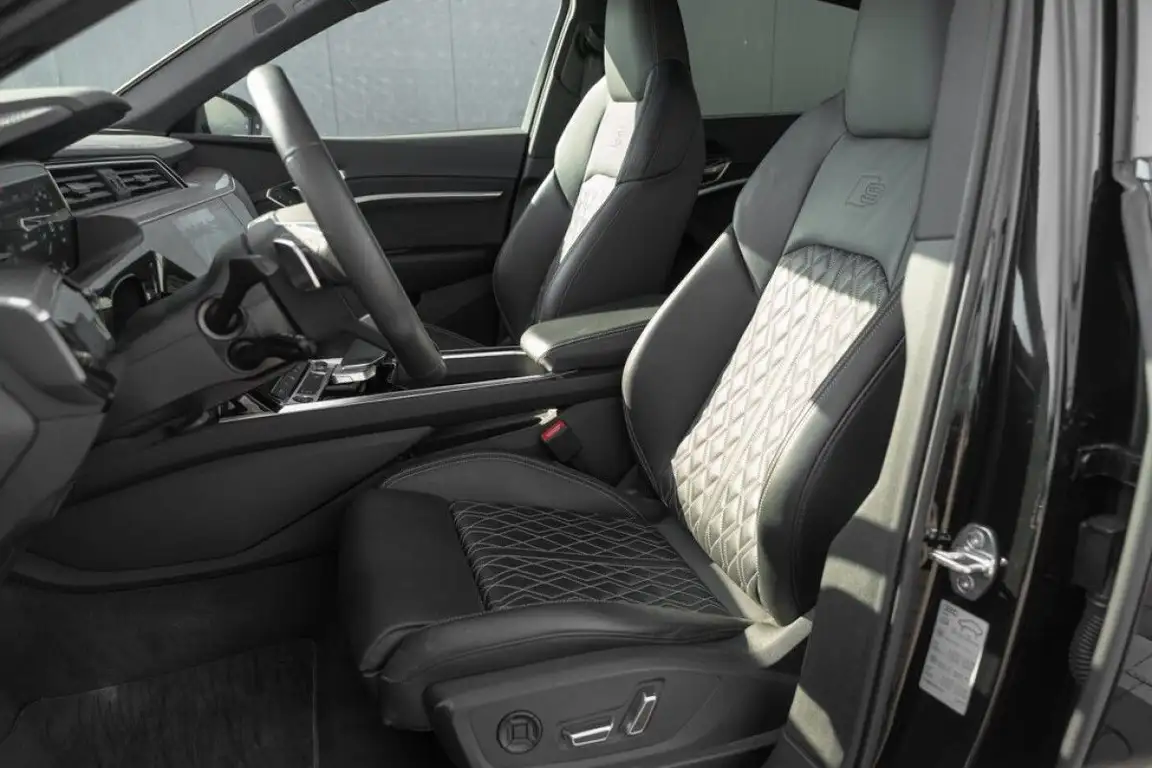 AUDI E-TRON S