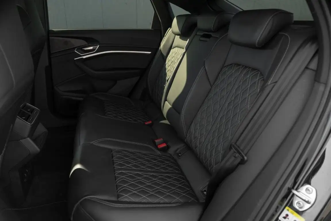 AUDI E-TRON S
