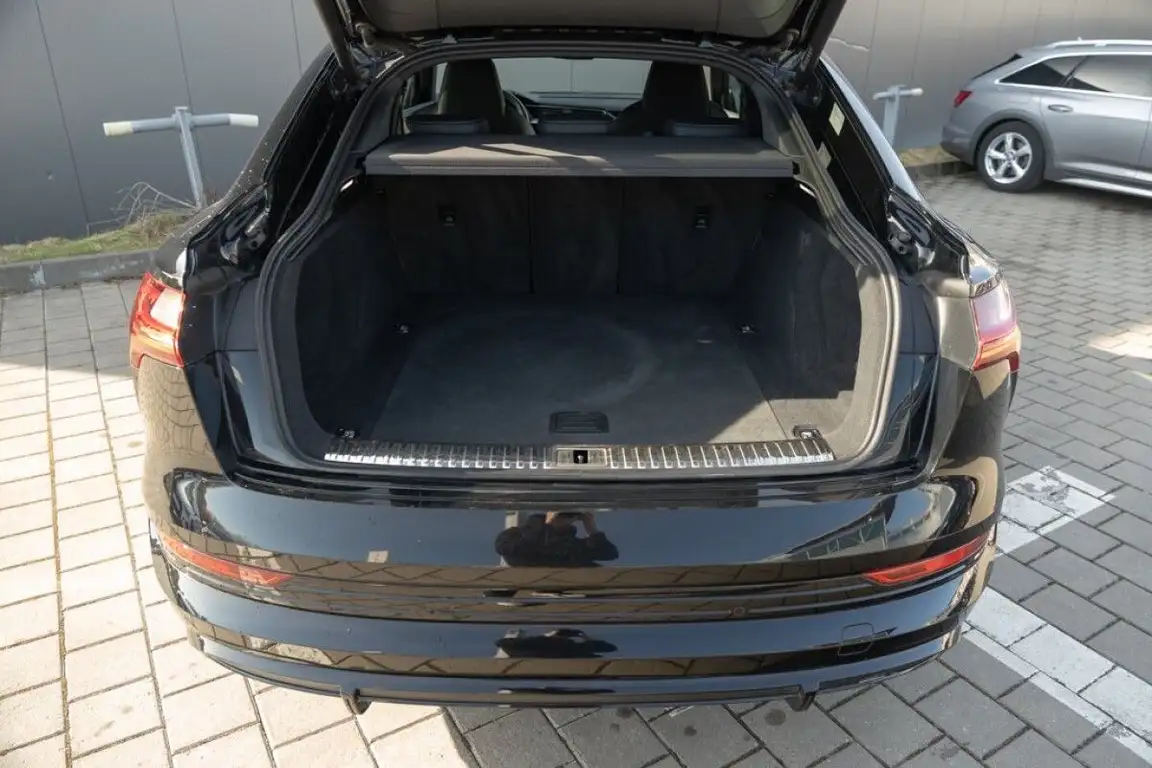 AUDI E-TRON S