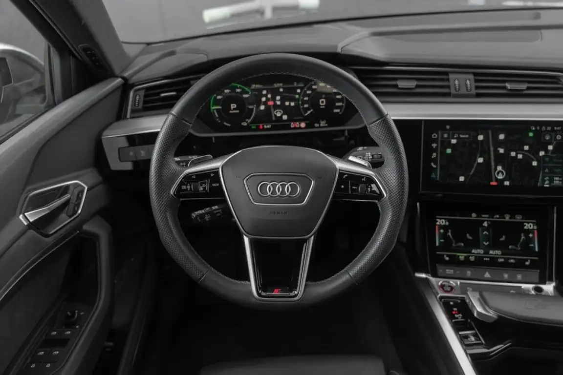 AUDI E-TRON S
