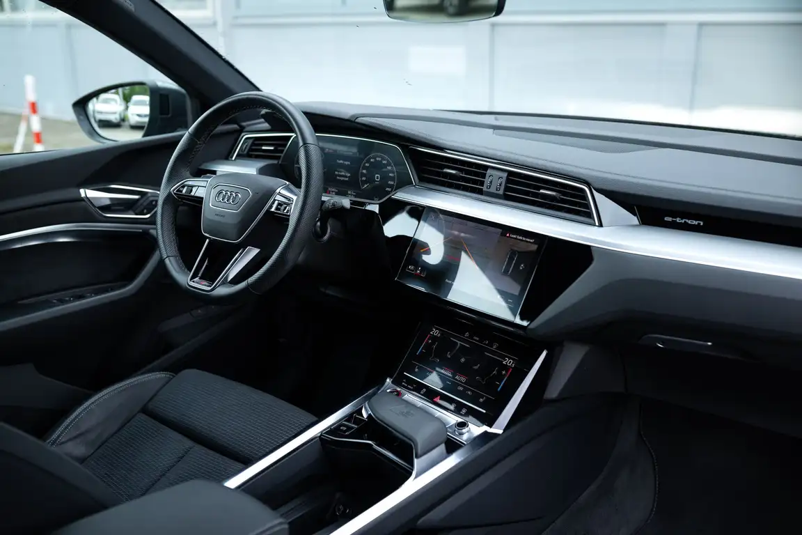 AUDI E-TRON S