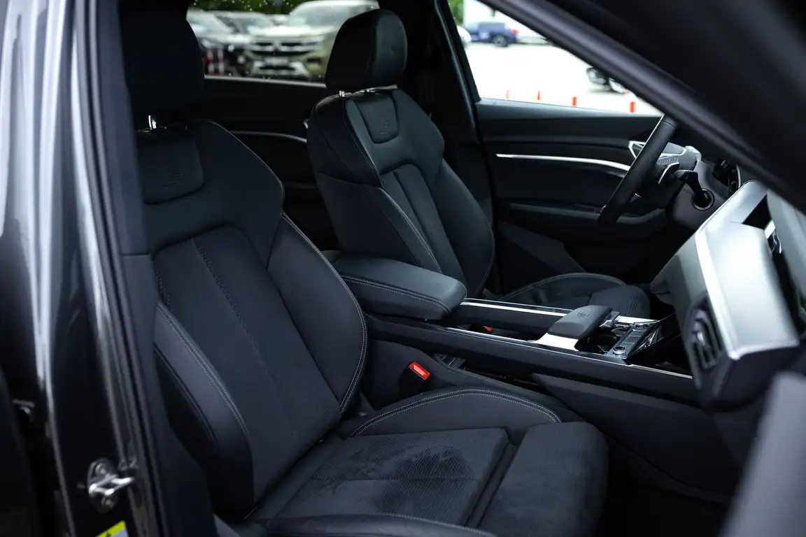 AUDI E-TRON S