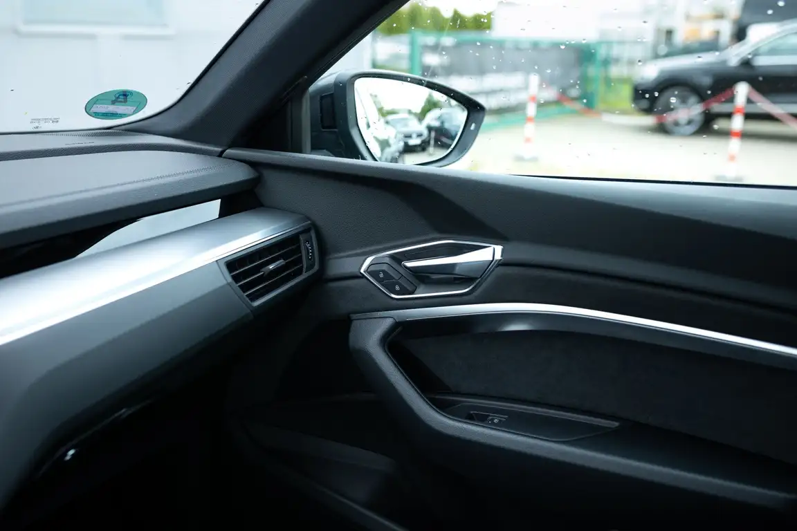 AUDI E-TRON S