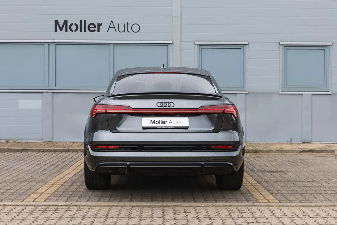 AUDI E-TRON S