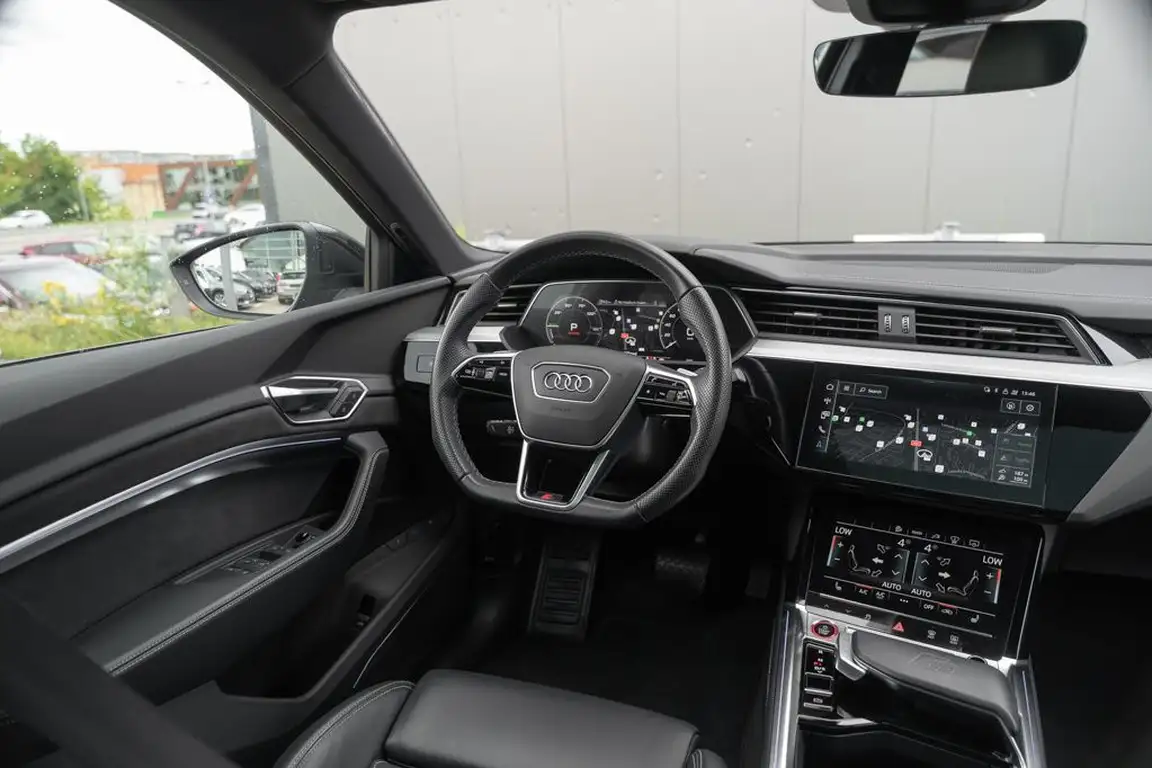 AUDI E-TRON S