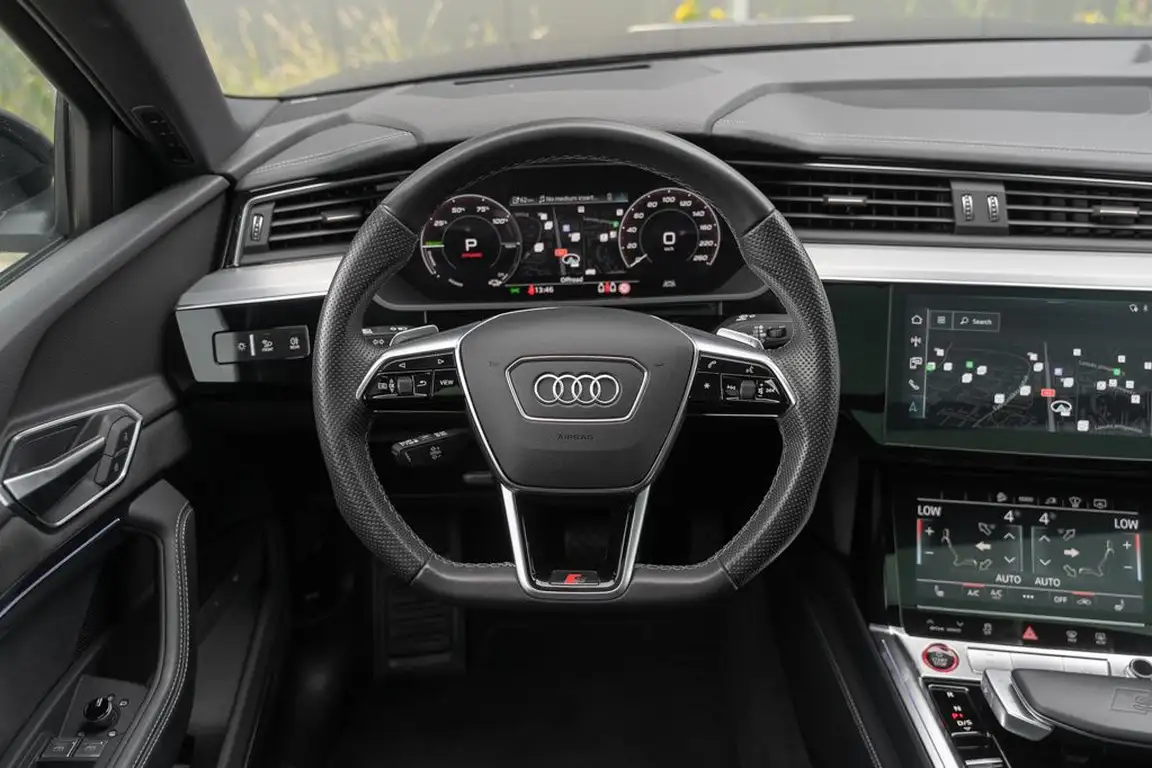 AUDI E-TRON S
