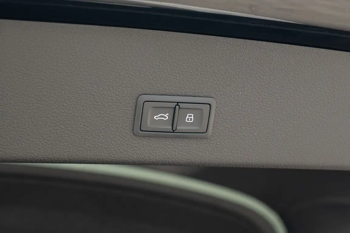 AUDI E-TRON S