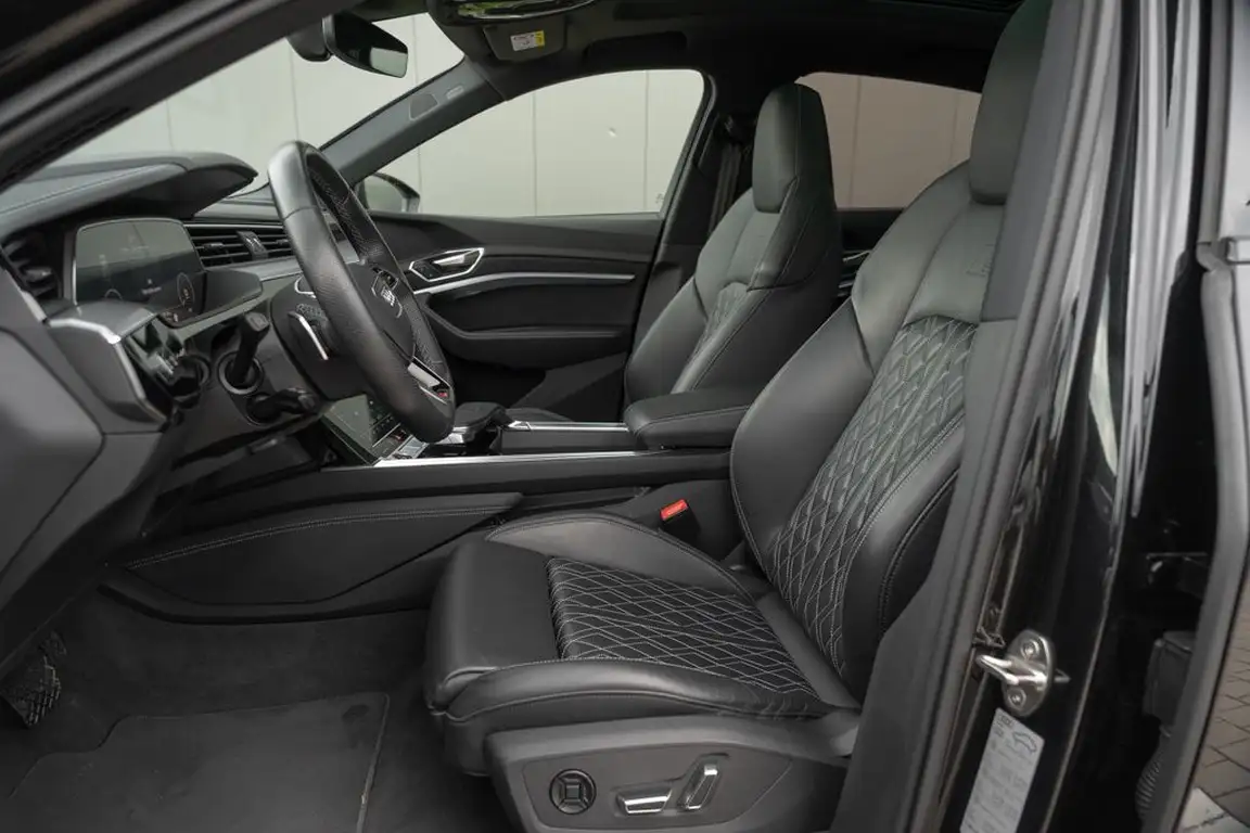 AUDI E-TRON S