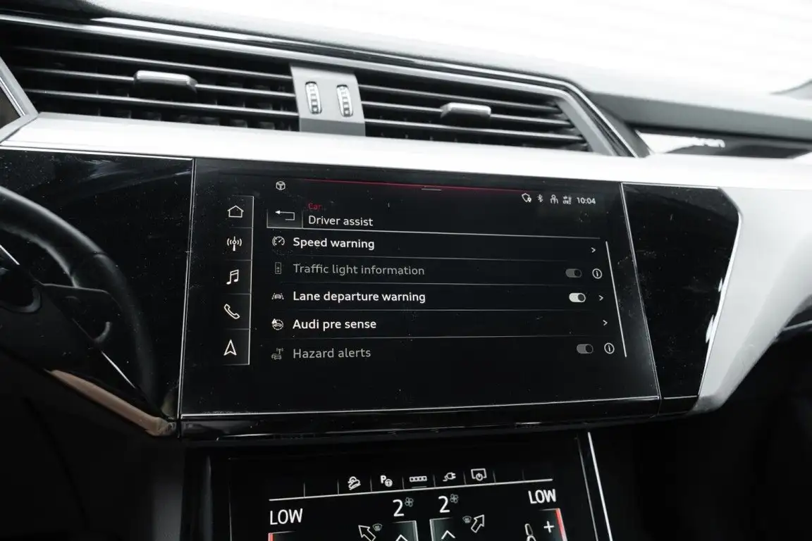 AUDI E-TRON