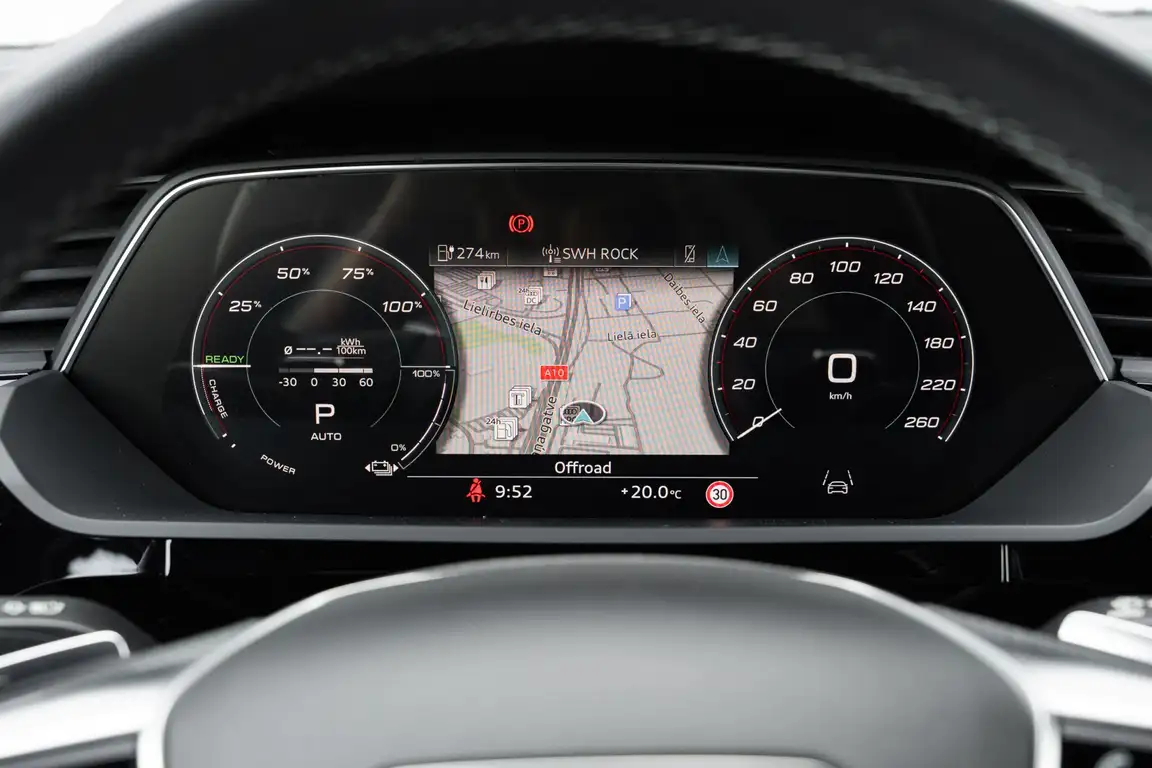 AUDI E-TRON