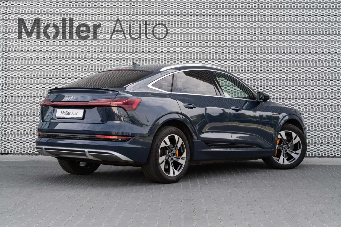 AUDI E-TRON