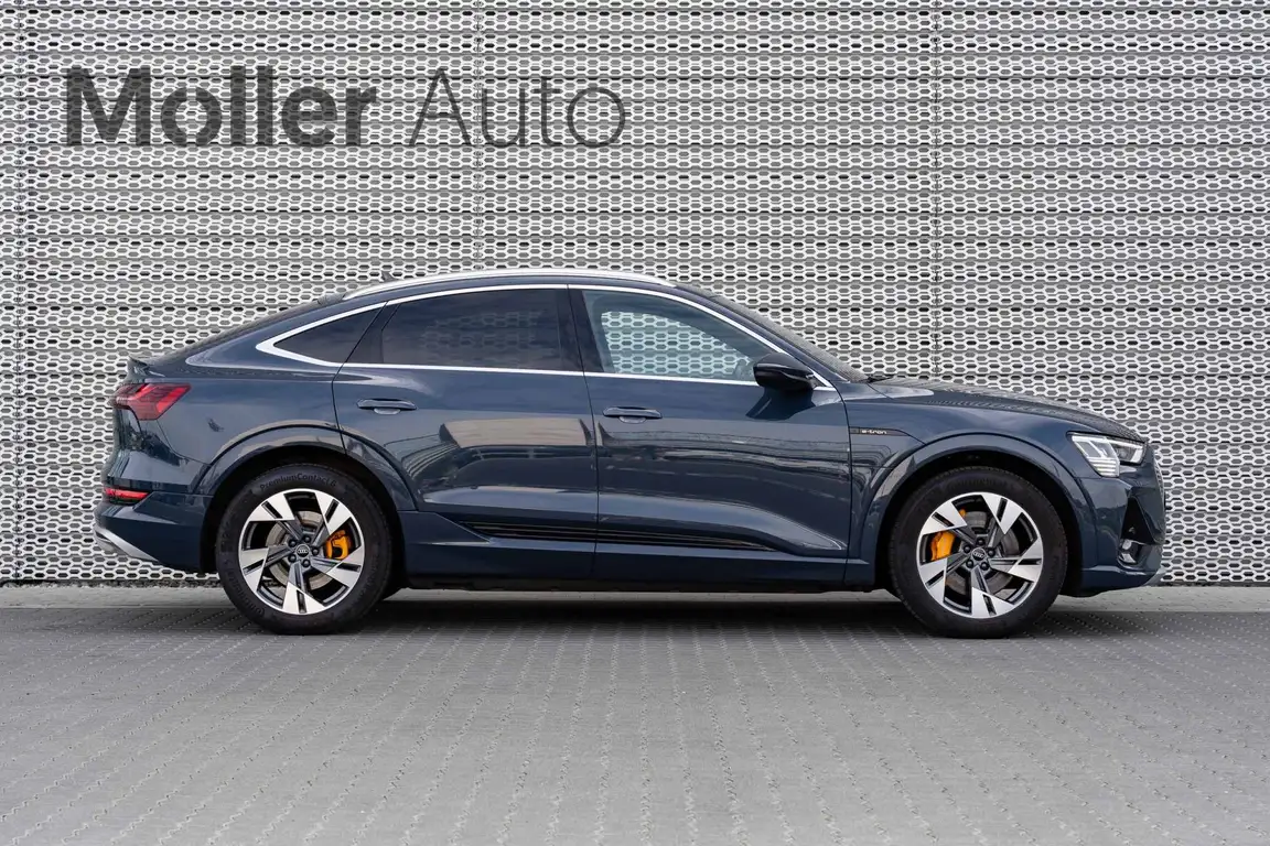 AUDI E-TRON
