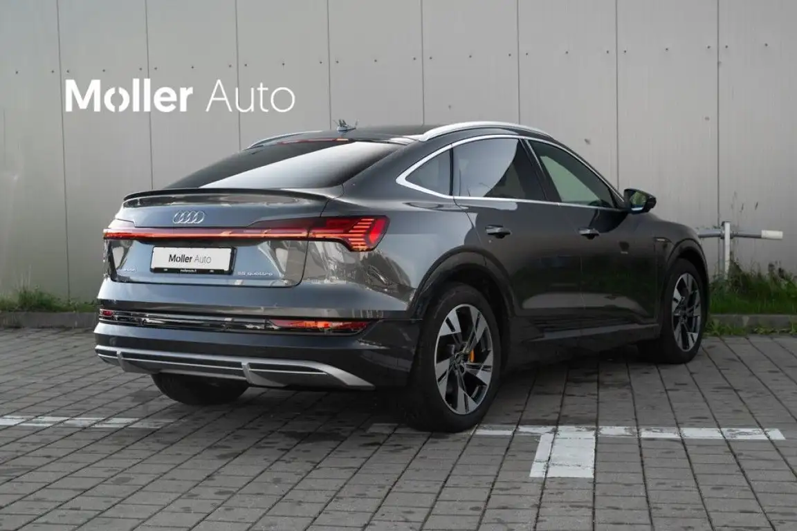 AUDI E-TRON
