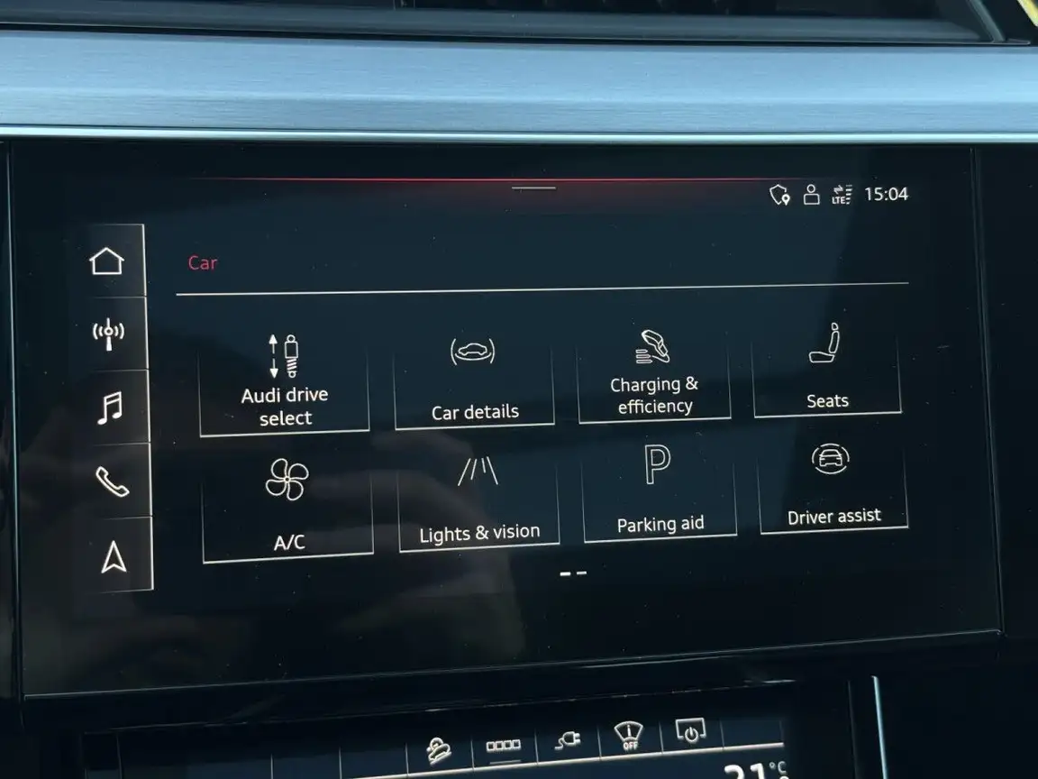 AUDI E-TRON