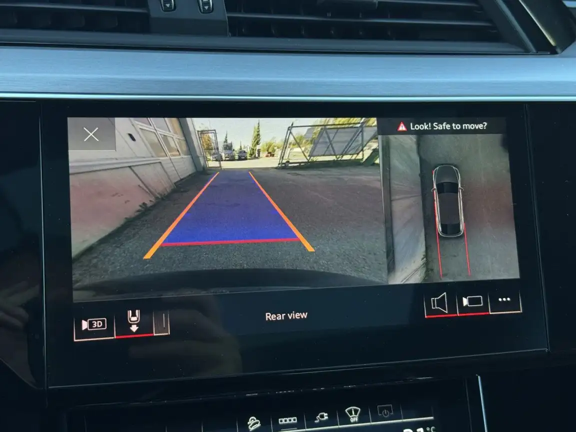 AUDI E-TRON