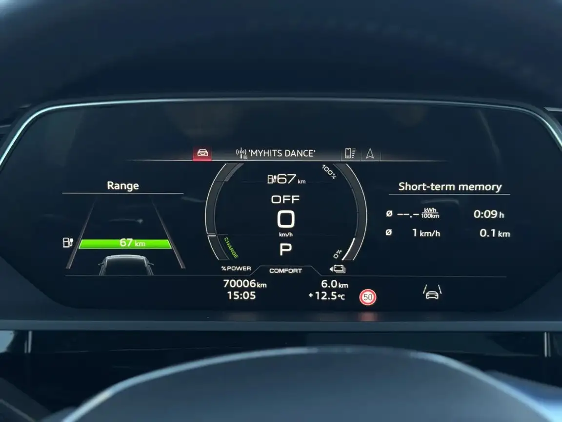 AUDI E-TRON